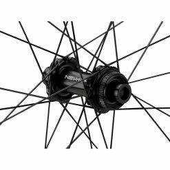 Newmen Advanced SL X.R.25 FADE Disc Center Lock Carbon 28" Laufradsatz 10 Newmen Advanced SL X.R.25 FADE Disc Center Lock Carbon 28" Laufradsatz -Fulcrum Verkäufe 387556