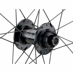 Tune TSR22 Disc Center Lock 28" Laufradsatz Modell 2021 -Fulcrum Verkäufe 388789