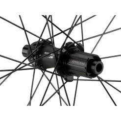 Dt-swiss HEC 1400 SPLINE 47 Carbon Disc Center Lock Hybrid 28" Laufradsatz 12 Dt-swiss HEC 1400 SPLINE 47 Carbon Disc Center Lock Hybrid 28" Laufradsatz -Fulcrum Verkäufe 437034